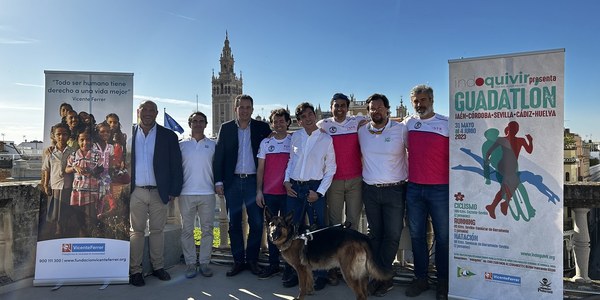 El Ayuntamiento respalda la celebración de Indoquivir, un ultratriatlón solidario en el que participarán 18 deportistas afincados en Sevilla en beneficio de la Fundación Vicente Ferrer