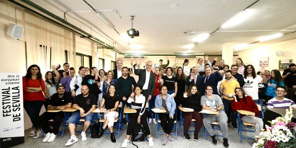 El Ayuntamiento y la Academia de Cine invitan a más de 900 escolares de Infantil, Primaria y Secundaria a proyecciones de películas para promocionar el cine entre los más pequeños en el marco de la celebración de los Goya en Sevilla