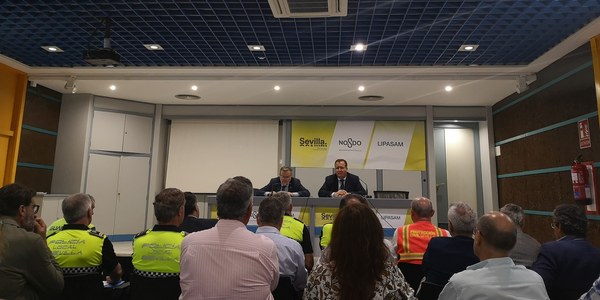 El CECOP constata que el transporte público de Tussam y Metro de Sevilla ha alcanzado ya los 2 millones de viajeros en esta Feria, el aumento del reciclaje por parte de Lipasam y la rapidez en las atenciones sanitarias y activa para esta madrugada el dispositivo especial para el desmontaje de las casetas tras los fuegos artificiales