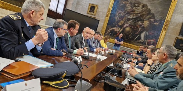 El dispositivo de seguridad para la Semana Santa 2023 contará con un refuerzo para alcanzar los 4.129 agentes entre Policía Nacional, Guardia Civil y Policía Local de Sevilla