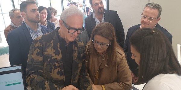 El Real Alcázar pone en servicio sus nuevas audioguías interactivas con audiodescripciones, música, vídeo y 3D y adaptadas a personas con dificultades de visión y audición