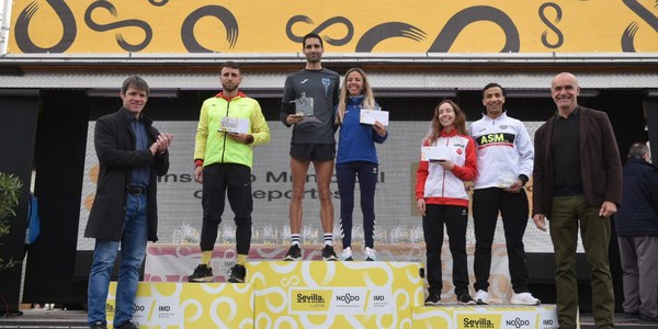 Miguel Ángel Barrera y Carmen Gutiérrez Peña ganan la carrera de Nervión-San Pablo que inicia el circuito popular #Sevilla10 del Ayuntamiento de Sevilla