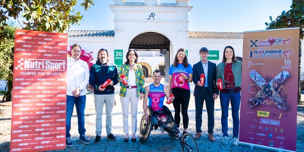 Sevilla celebra el X Half Triatlón con 600 deportistas de 50 provincias de toda España