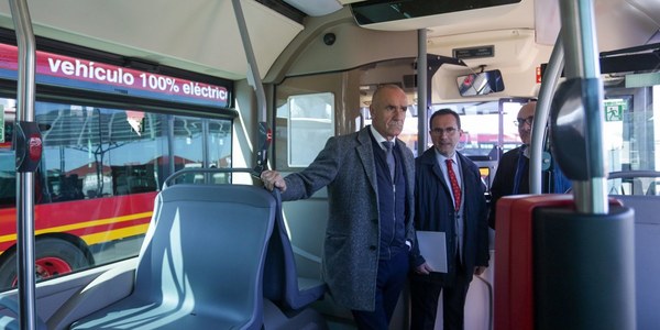 Tussam pone en servicio a partir de este lunes la ampliación de la línea 2 por el PCT Cartuja, que supone un aumento del número de vehículos, la ampliación de 4,4 kilómetros por sentido y seis nuevas paradas en el recorrido