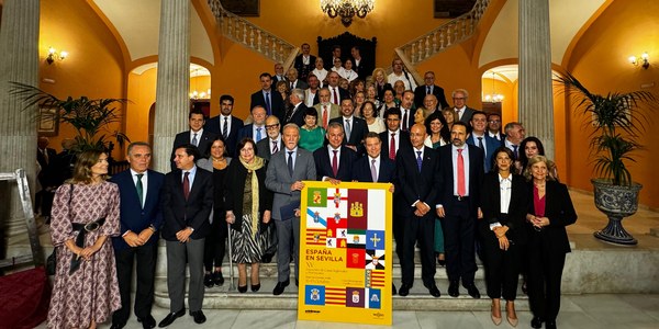 El alcalde, acompañado del presidente de Castilla-La Mancha, inaugura el XV Encuentro de Casas Regionales