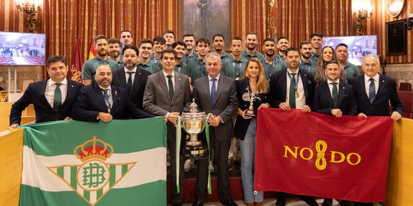 El alcalde de Sevilla recibe al Real Betis Futsal tras proclamarse campeón de la Copa del Rey de Fútbol Sala