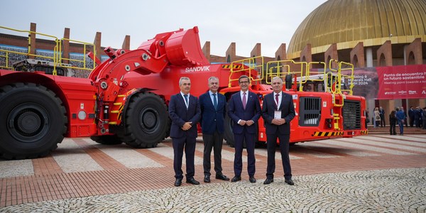 El alcalde inaugura la V edición del Mining and Minerals Hall, el mayor evento del sector minero de Europa