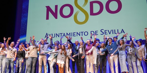 El alcalde participa en la presentación de las jornadas Sputnik y destaca, ante más de 500 jóvenes, su empeño en retener el talento sevillano