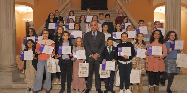 El alcalde Sanz entrega los Premios Certamen Literario “Hermanos Machado” de la Feria del Libro de 2024