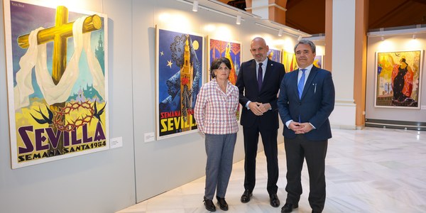 El Ayuntamiento acoge una exposición antológica de carteles de la Semana Santa y Fiestas de la Primavera