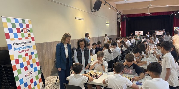 El Ayuntamiento cierra con éxito el primer encuentro para fomentar la desconexión digital en las aulas con la participación de casi 3000 jóvenes