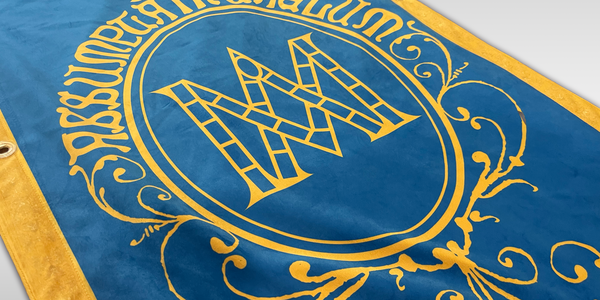 El Ayuntamiento encarga unos nuevos gallardetes en tejido azul para ensalzar la procesión de la Virgen de los Reyes