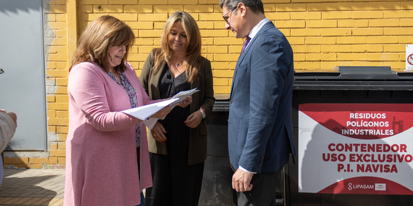 El Ayuntamiento inicia la recogida de residuos puerta a puerta en el Polígono Navisa y contrata a 11 personas para reforzar la limpieza en los parques empresariales