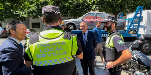 El Ayuntamiento inicia la retirada de 632 vehículos abandonados en la calle, algunos desde 2019