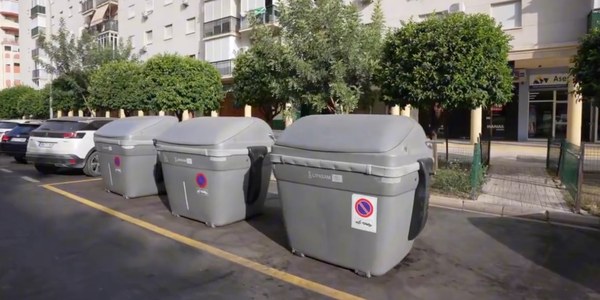 El Ayuntamiento invierte 465 000 euros en un nuevo servicio de lavado de contenedores