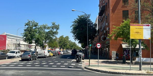El Ayuntamiento invierte más de 300 000 euros en repavimentar tres grandes avenidas de Pino Montano