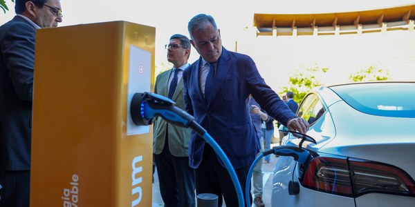 El Ayuntamiento pone en marcha los primeros 56 puntos de recarga para vehículos eléctricos repartidos por toda la ciudad