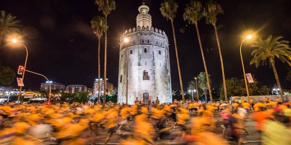 El Ayuntamiento prepara un dispositivo especial para la Carrera Nocturna del Guadalquivir KH7, que ya suma más de 20 000 dorsales