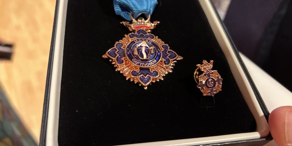 El Ayuntamiento recibe la Medalla de Bronce al Mérito Social Penitenciario por su compromiso por su compromiso por la reinserción social