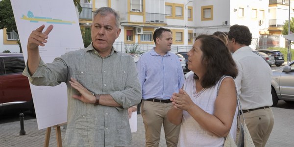 El Gobierno gana plazas de aparcamiento para los vecinos en el Distrito Macarena con obras de mejora del pavimento y reordenación de la vía pública