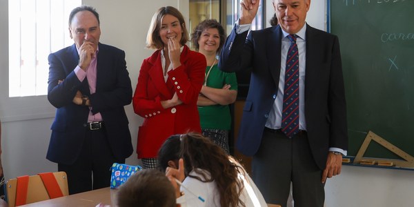 El Gobierno municipal crea por primera vez una línea de ayudas para las AMPAS para impulsar actividades complementarias en los centros educativos de Sevilla