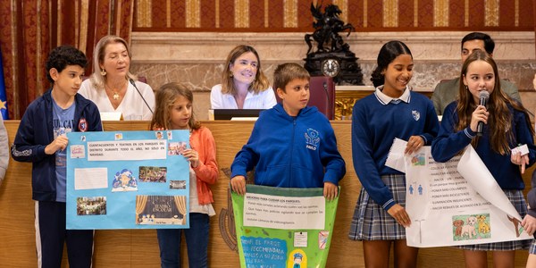 El Gobierno traslada al Pleno de la Infancia y la Adolescencia su “apuesta decidida por seguir trabajando codo con codo con la comunidad educativa de Sevilla, en beneficio de todos los niños y niñas de nuestra ciudad”