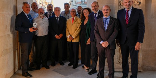 La Hermandad de la Carretería presenta al alcalde las primeras líneas del 475 aniversario que celebrará en 2025