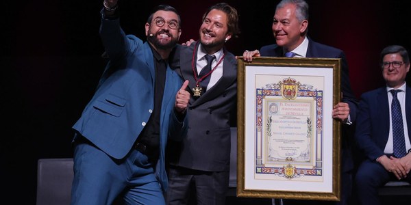 Sevilla celebra su día de San Fernando con la entrega de honores y distinciones de la ciudad