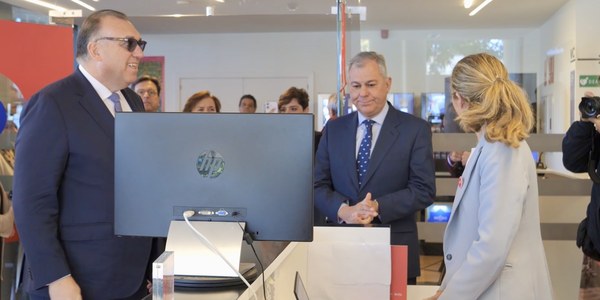 Andalucía se promocionará en las Oficinas de Información Turística de Sevilla, lo que permitirá ofrecer a los visitantes una visión global