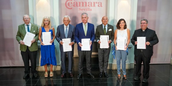 El alcalde de Sevilla afirma que “no vamos a dar ni un paso atrás” en la defensa del Arte Sacro de Sevilla ante las amenazas del comercio exterior