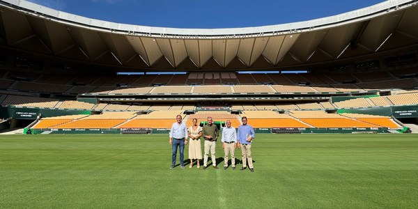 El alcalde de Sevilla, José Luis Sanz, inspecciona los trabajos realizados por el Ayuntamiento para mejorar los accesos al estadio de la Cartuja