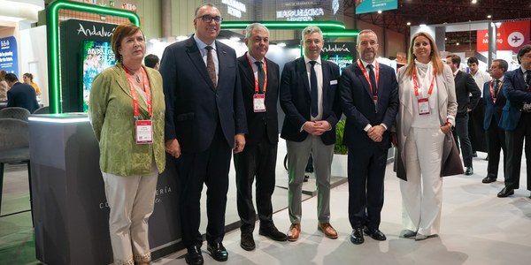 El alcalde de Sevilla se reúne con American Airlines para avanzar en una conexión directa con Estados Unidos