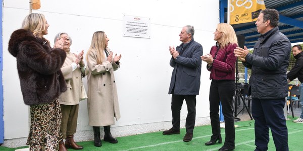 El alcalde dedica a la futbolista Olga Carmona el nombre del Centro Deportivo de Sevilla Este