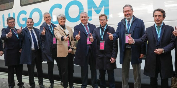 El alcalde destaca a Sevilla “como una apuesta segura para la alta velocidad” en la puesta en marcha de los trenes Ouigo en la ciudad