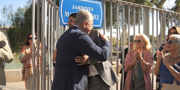 El alcalde inaugura en Triana los Jardines dedicados a la artista María Jiménez El alcalde inaugura en Triana los Jardines dedicados a la artista María Jiménez