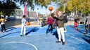 El alcalde inaugura la pista de baloncesto de la avenida Concejal Alberto Jiménez-Becerril, un nuevo espacio deportivo para el distrito Macarena