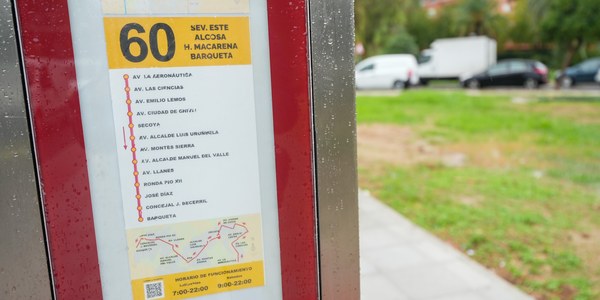 El alcalde Sanz asiste a la puesta en marcha de la Línea 60 que conecta Alcosa y Sevilla Este con el Hospital Macarena