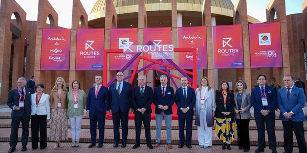 El alcalde Sanz inaugura Routes Europe 2025 en Fibes, el mayor foro de conectividad aérea del continente
