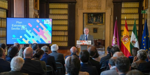 El alcalde Sanz presenta el Plan Estratégico del Centenario de la Exposición Iberoamericana de 1929