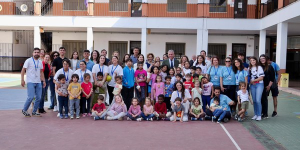 El alcalde Sanz presenta el Plan Familias, que incorpora por primera vez el ‘cheque bebé’