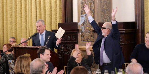 El alcalde Sanz propondrá conceder a la Casa de Extremadura en Sevilla la Medalla de la Ciudad