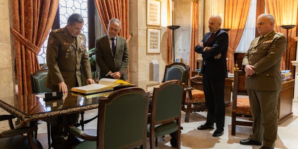 El alcalde Sanz recibe al Jefe de Estado Mayor del Ejército de Tierra