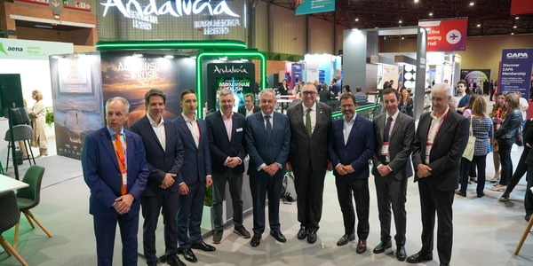 El alcalde Sanz valora las nuevas rutas de easyJet como un impulso clave para el turismo y la economía local