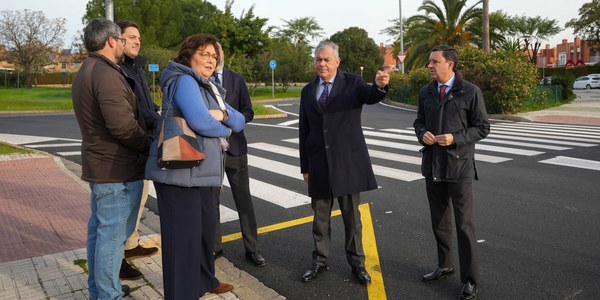 El alcalde supervisa los resultados de las obras de Luis Fuentes Bejarano y recuerda el ambicioso plan de mejoras en Sevilla Este