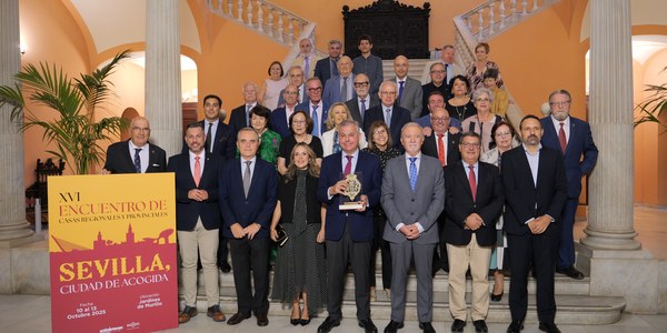 El Ayuntamiento acoge la inauguración de la XVI Edición del Encuentro de Casas Regionales y Provinciales