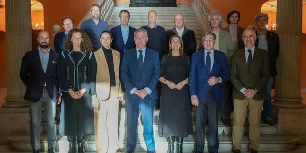 El Ayuntamiento acoge la refundación de la Mesa Permanente por el Uso de la Lámina del Río cinco años después