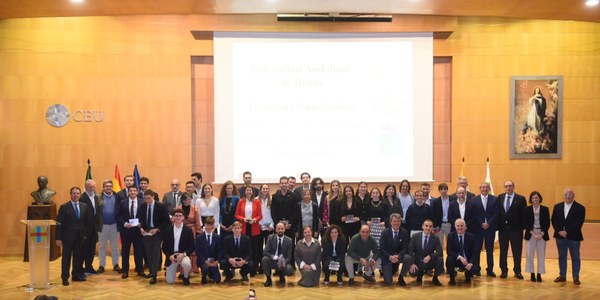 El Ayuntamiento de Sevilla recibe una Mención Especial en la Gala del Remo Andaluz por el fomento de este deporte