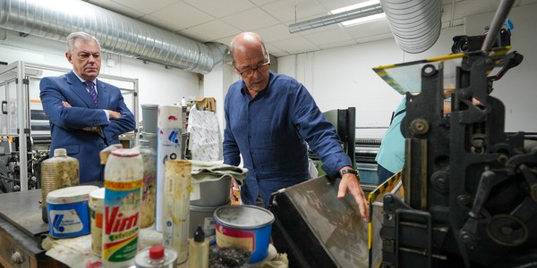 El Ayuntamiento desbloquea la puesta en marcha de una máquina de casi 300 000 euros para la Imprenta Municipal, que estaba sin uso desde su adquisición en 2018