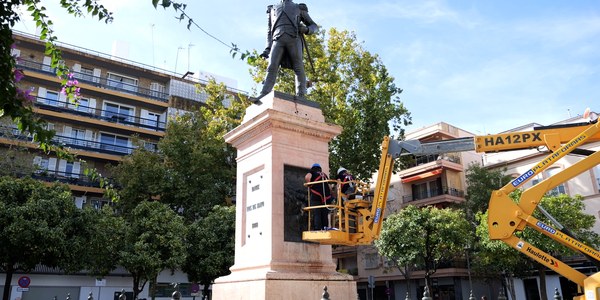 El Ayuntamiento finaliza los trabajos de recuperación del monumento a Daoiz, en la Plaza de la Gavidia, para frenar su deterioro