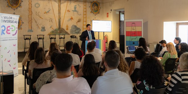 El Ayuntamiento impulsa el Orgullo corporativo de REDI con un encuentro empresarial por la diversidad LGTBIQ+